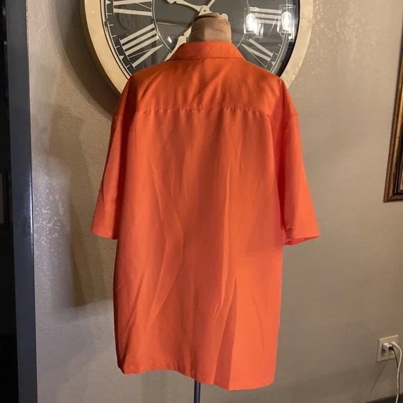 NWOT Island republic, men’s button-down shirt. - Picture 3 of 5